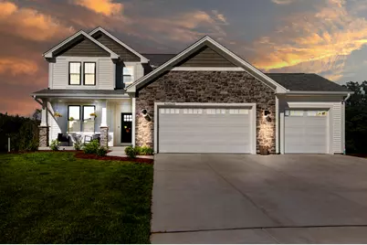 W176N7392  Amethyst Dr, Menomonee Falls, WI 53051 - Photo 2