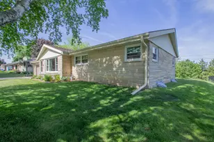 1006 Highland Ave, Watertown, WI 53098 - Photo 4