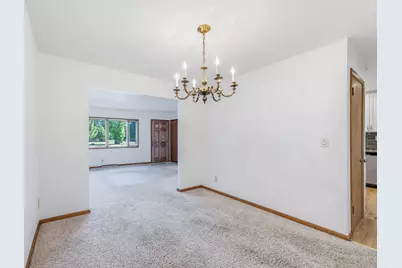 21990  Holly Crest Dr, Brookfield, WI 53045 - Photo 8