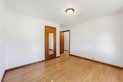 21990  Holly Crest Dr, Brookfield, WI 53045 - Photo 18