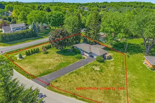 21990 Holly Crest Dr, Brookfield, WI 53045 - Photo 24