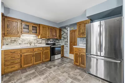 4003  Margolis Dr, West Bend, WI 53095 - Photo 12