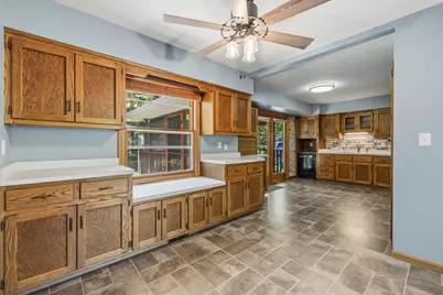 4003  Margolis Dr, West Bend, WI 53095 - Photo 10
