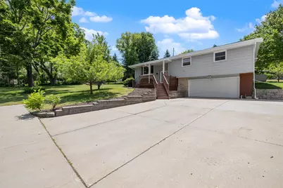4003  Margolis Dr, West Bend, WI 53095 - Photo 32