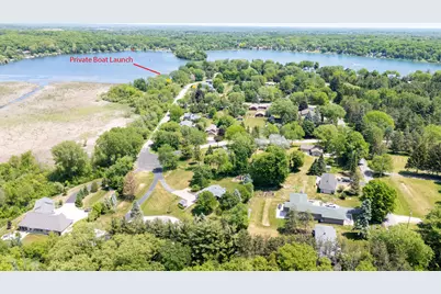 4003  Margolis Dr, West Bend, WI 53095 - Photo 4