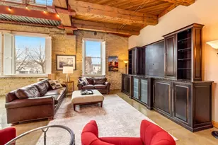 904 E Pearson St, Milwaukee, WI 53202 - Photo 4