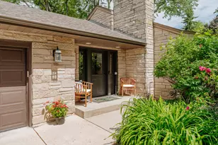 2045 Hawthorne Dr, Elm Grove, WI 53122 - Photo 44