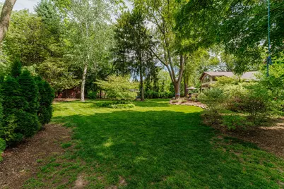 2045  Hawthorne Dr, Elm Grove, WI 53122 - Photo 40