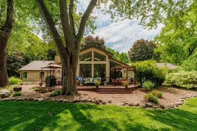2045  Hawthorne Dr, Elm Grove, WI 53122 - Photo 32