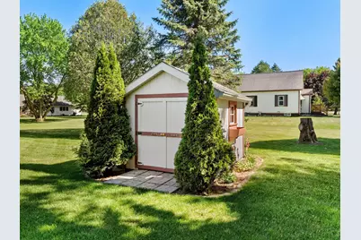 801  Mockingbird Ln, Plymouth, WI 53073 - Photo 6