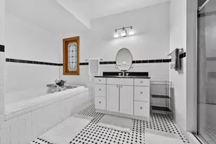 203 W Lloyd St, Milwaukee, WI 53212 - Photo 10