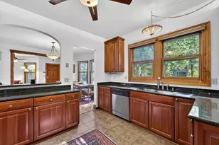 203 W Lloyd St, Milwaukee, WI 53212 - Photo 6