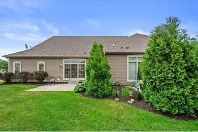 1522  Champion Ct, Oconomowoc, WI 53066 - Photo 6
