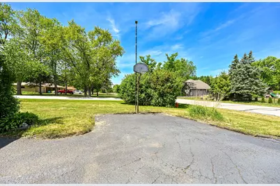 14325 W Lincoln Ave, New Berlin, WI 53151 - Photo 32