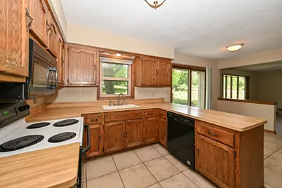 14325 W Lincoln Ave, New Berlin, WI 53151 - Photo 12