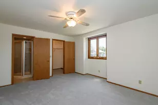 W132N8130 Danell Dr, Menomonee Falls, WI 53051 - Photo 12