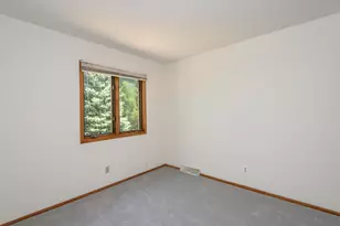 W132N8130 Danell Dr, Menomonee Falls, WI 53051 - Photo 16