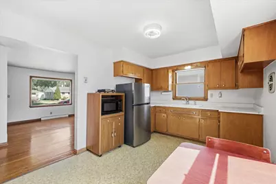 3201 S 98th St, Milwaukee, WI 53227 - Photo 8