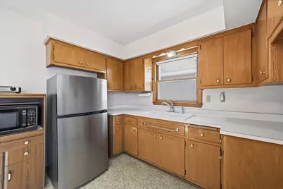 3201 S 98th St, Milwaukee, WI 53227 - Photo 10