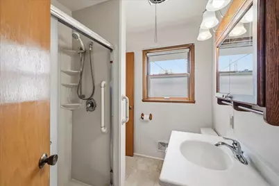 3201 S 98th St, Milwaukee, WI 53227 - Photo 14