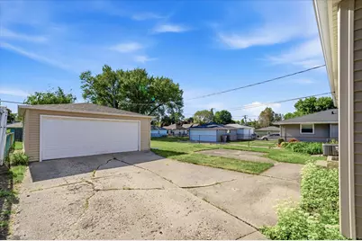 3201 S 98th St, Milwaukee, WI 53227 - Photo 24