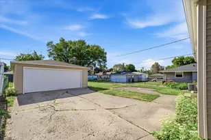 3201 S 98th St, Milwaukee, WI 53227 - Photo 24