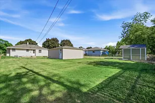 3201 S 98th St, Milwaukee, WI 53227 - Photo 26