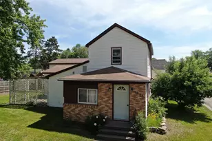 1222 S Wacouta Ave, Prairie Du Chien, WI 53821 - Photo 2
