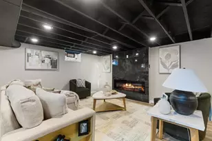 8750 W Hustis St, Milwaukee, WI 53224 - Photo 22