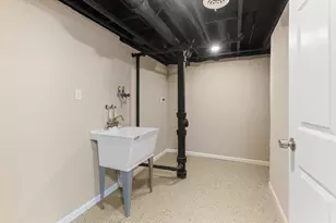 8750 W Hustis St, Milwaukee, WI 53224 - Photo 26