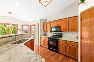 N26W27080 Prospect Ave, Pewaukee, WI 53072 - Photo 18