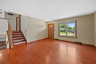 2510 Bittersweet Ct, Racine, WI 53402 - Photo 2