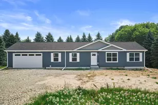 6910 Shady Lane Rd, Newburg, WI 53090 - Photo 1