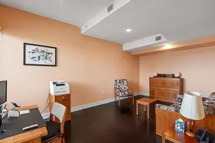 923 E Kilbourn Ave, Milwaukee, WI 53202 - Photo 24