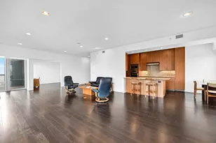 923 E Kilbourn Ave, Milwaukee, WI 53202 - Photo 6