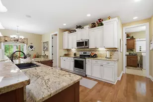 S30W27725 Creekside Ct, Waukesha, WI 53188 - Photo 8