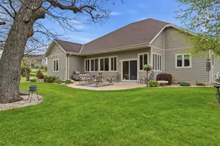S30W27725 Creekside Ct, Waukesha, WI 53188 - Photo 6
