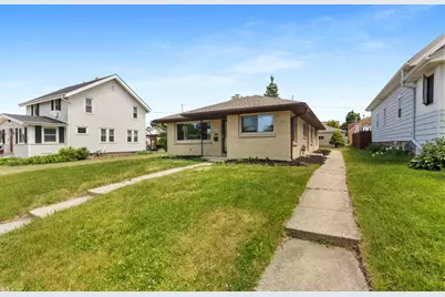 2122 S 86th St, West Allis, WI 53227 - Photo 1
