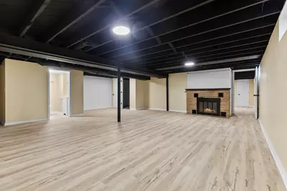 2122 S 86th St, West Allis, WI 53227 - Photo 20