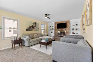 2122 S 86th St, West Allis, WI 53227 - Photo 4