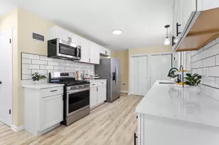 2122 S 86th St, West Allis, WI 53227 - Photo 10