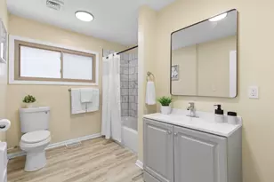 2122 S 86th St, West Allis, WI 53227 - Photo 16