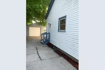 2040  Jay Eye See Ave, Racine, WI 53403 - Photo 32