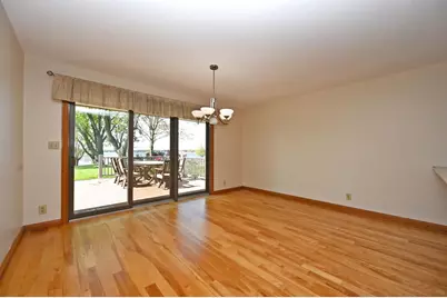202  Lac La Belle Dr, Lac La Belle, WI 53066 - Photo 6