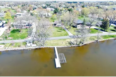 202  Lac La Belle Dr, Lac La Belle, WI 53066 - Photo 1