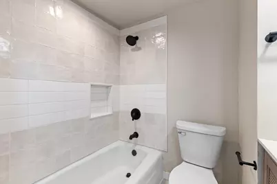 2451 N 58th St, Milwaukee, WI 53210 - Photo 20