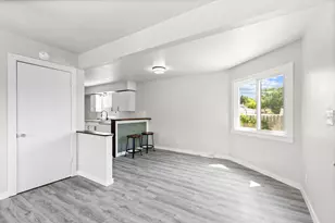 2451 N 58th St, Milwaukee, WI 53210 - Photo 12