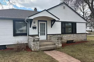 5879 N 29th St, Milwaukee, WI 53209 - Photo 2