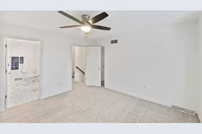 208 E Reservoir Ave, Milwaukee, WI 53212 - Photo 16