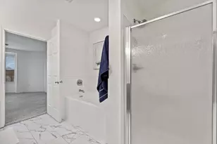 208 E Reservoir Ave, Milwaukee, WI 53212 - Photo 18